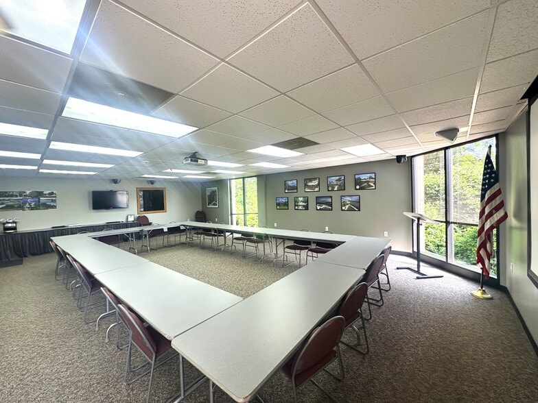 More Photos Of 1195 E Alex-Bell Rd, Centerville Office For Sale