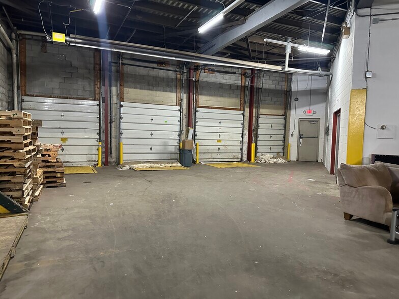 More Photos Of 2111-2113 8th St S, Wisconsin Rapids Department Store For Lease