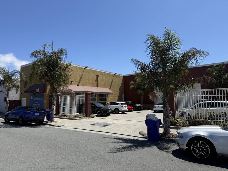 More Photos Of 4820-4834 Bissell Ave, Richmond Flex For Lease