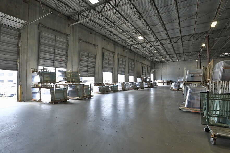 More Photos Of 5525 Brittmoore Rd, Houston Distribution For Lease