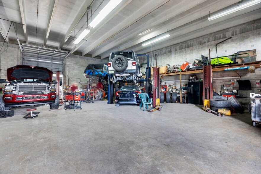 Primary Photo Of 2760 W 3rd Ave, Hialeah Warehouse For Sale