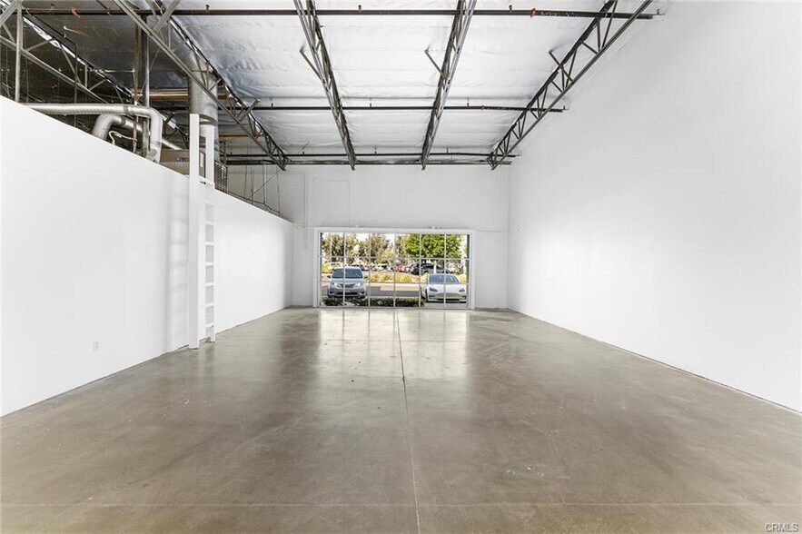 More Photos Of 15350 Fairfield Ranch Rd, Chino Hills Warehouse For Lease