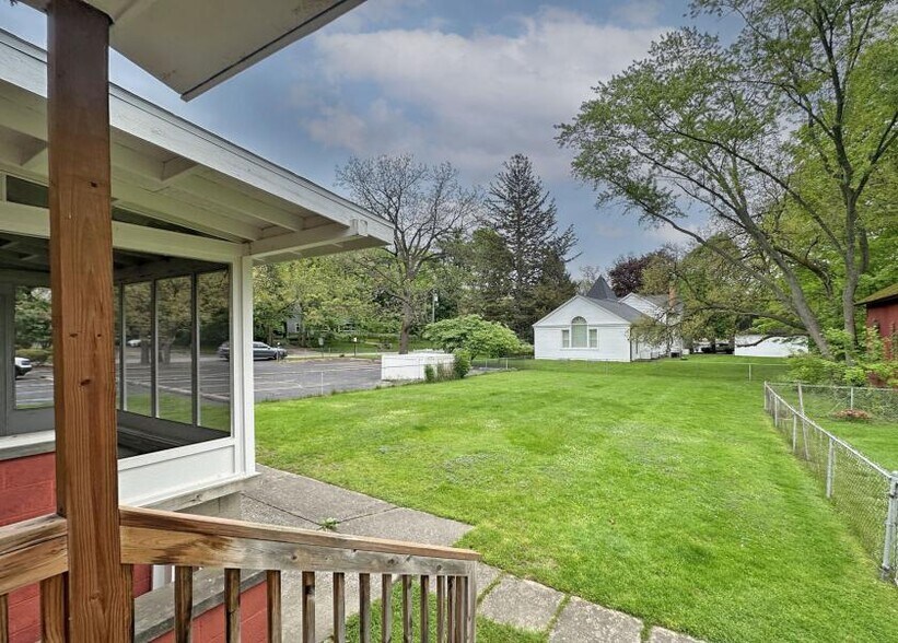 More Photos Of 32440 Franklin Rd, Franklin Office For Sale