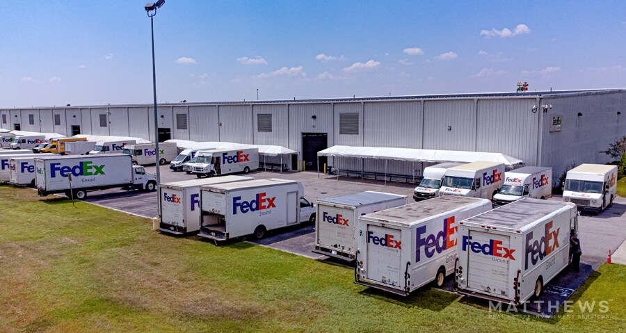 More Photos Of 300 Mossy Head Plaza Dr, Defuniak Springs Distribution For Sale