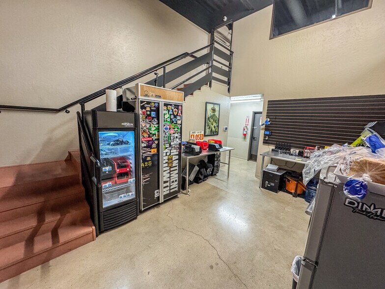 More Photos Of 1912 N Grimes St, Hobbs Flex For Sale