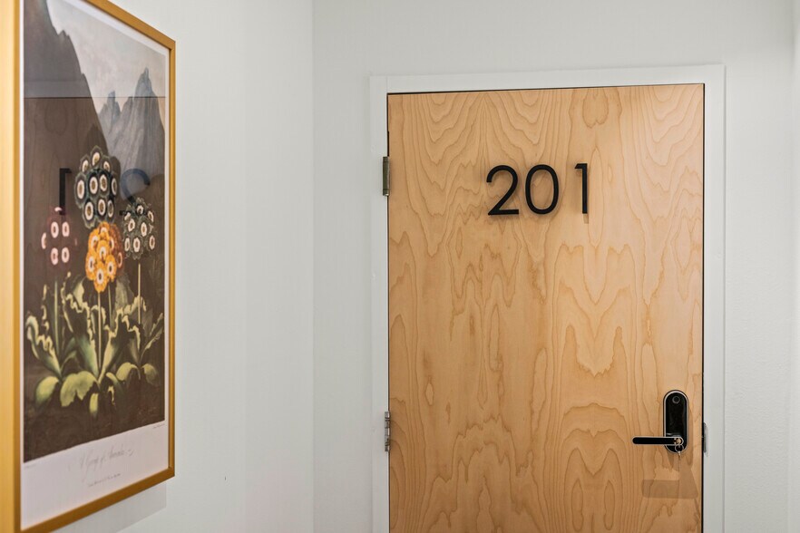 More Photos Of 9-13 Broadway St, Asheville Storefront Retail Office For Sale