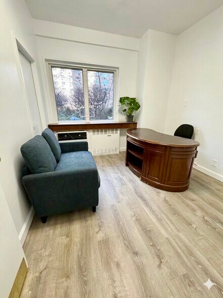 Primary Photo Of 30 W 60th St, New York Coworking Space