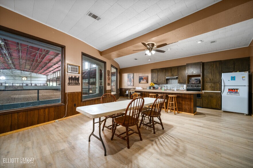 More Photos Of 1785 Old River Rd, Natchitoches Light Manufacturing For Sale