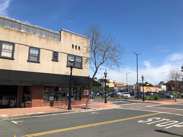 More Photos Of 411-413 Ferry St, Martinez Storefront Retail Office For Sale