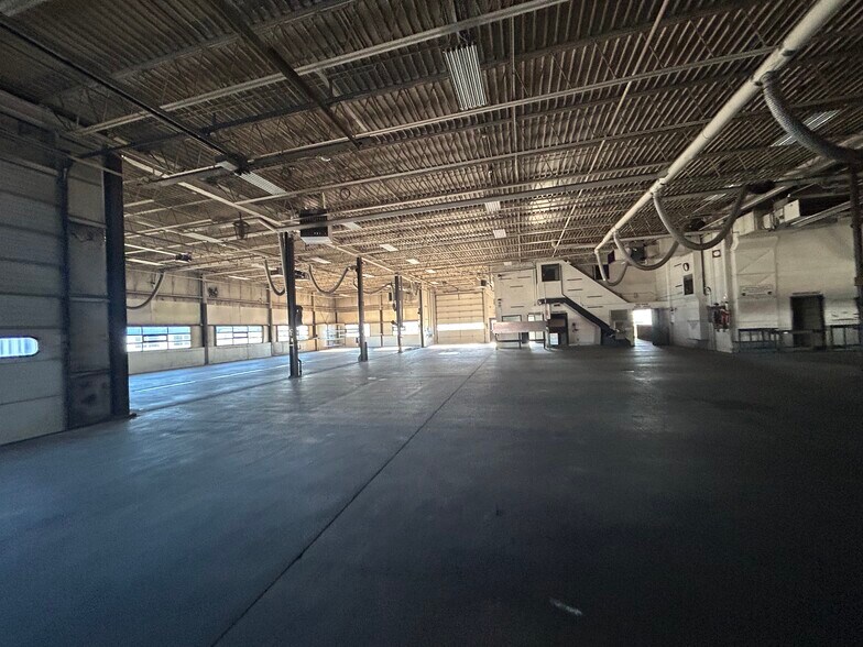 More Photos Of 207 Causeway Blvd, La Crosse Industrial For Sale