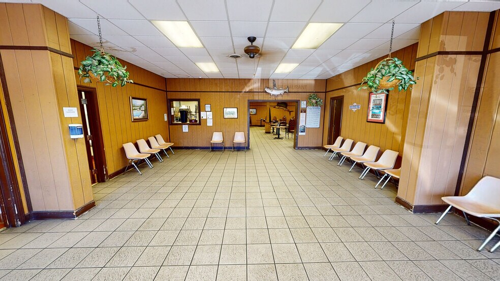 More Photos Of 2621 Hamilton Rd, Columbus Restaurant For Sale