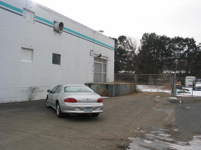 More Photos Of 1430 County Road C W, Roseville Warehouse For Lease
