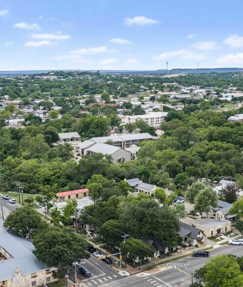 More Photos Of 425 E Main St, Fredericksburg Restaurant For Sale