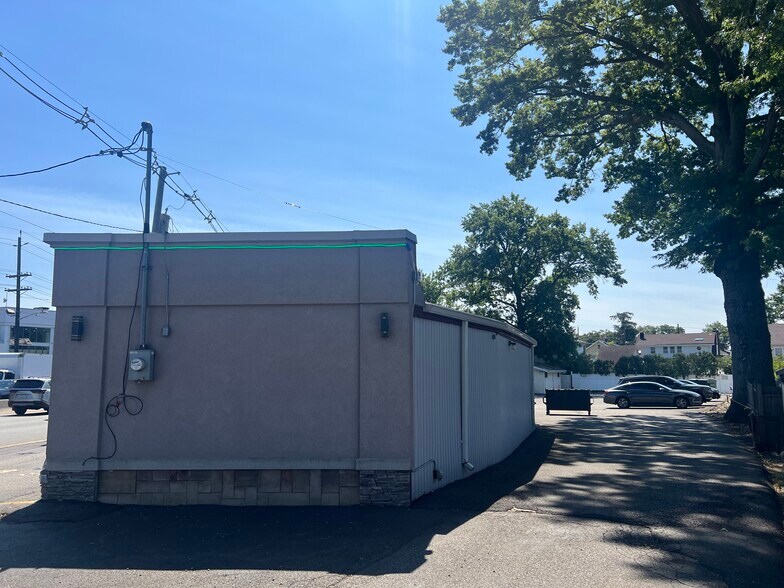 More Photos Of 223 Route 17, Rochelle Park Freestanding For Sale