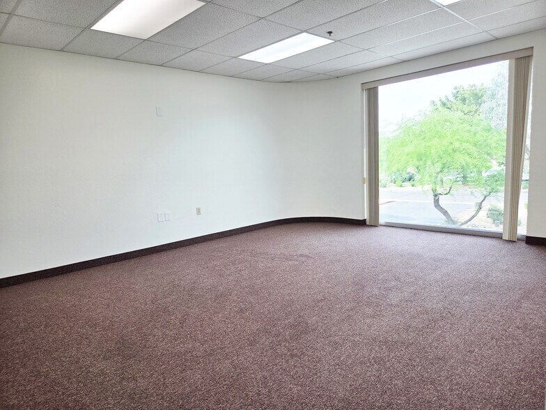 More Photos Of 1929 W Lone Cactus Dr, Phoenix Light Distribution For Sale