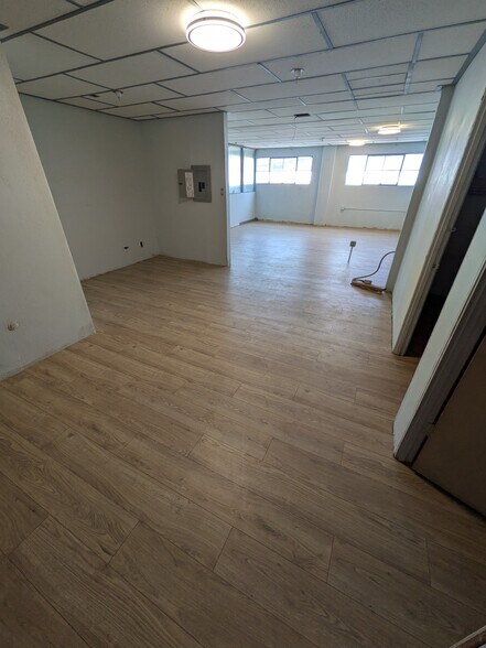 More Photos Of 2645 Yates Ave, Commerce Distribution For Lease