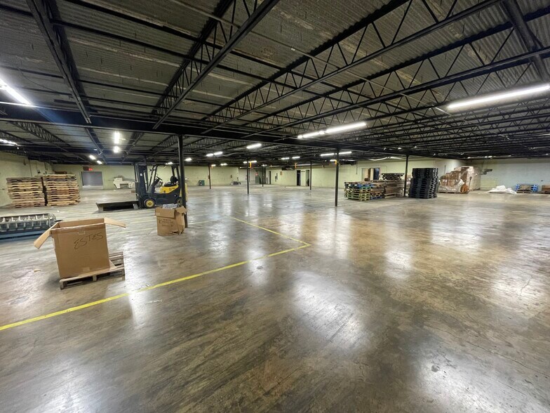 More Photos Of 192 Manor Ave SW, Concord Manufacturing For Lease