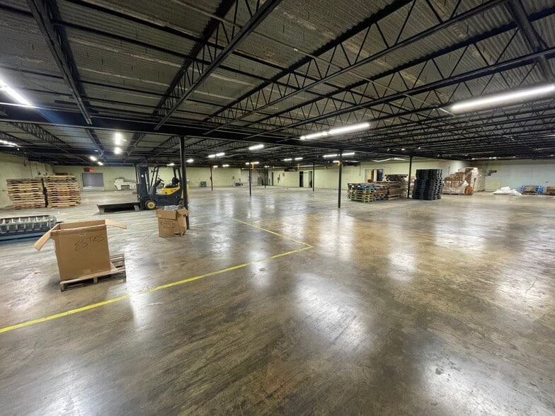 More Photos Of 192 Manor Ave SW, Concord Manufacturing For Lease