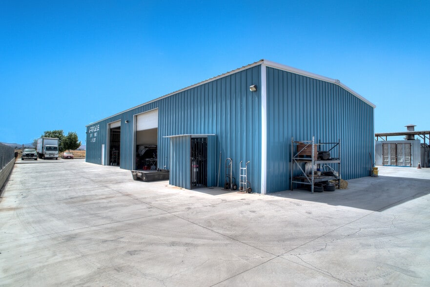 More Photos Of 39006 20th St E, Palmdale Auto Repair For Lease
