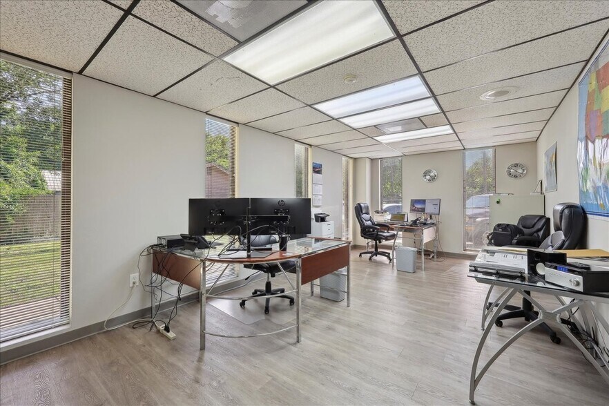 More Photos Of 695 Pinchback Rd, Beaumont Warehouse For Sale