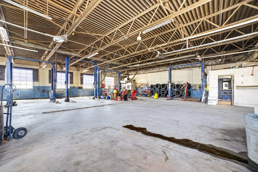 More Photos Of 702 Charles St, Galion Auto Dealership For Sale