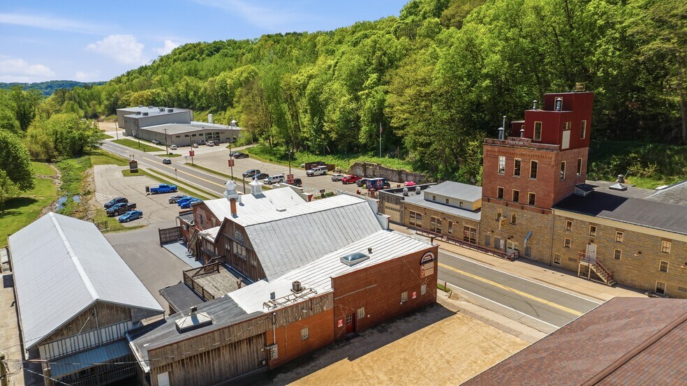 More Photos Of 196 S Main St, Potosi General Retail For Sale