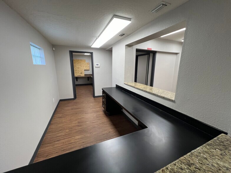 More Photos Of 512 S Dale Mabry Hwy, Tampa Office For Sale