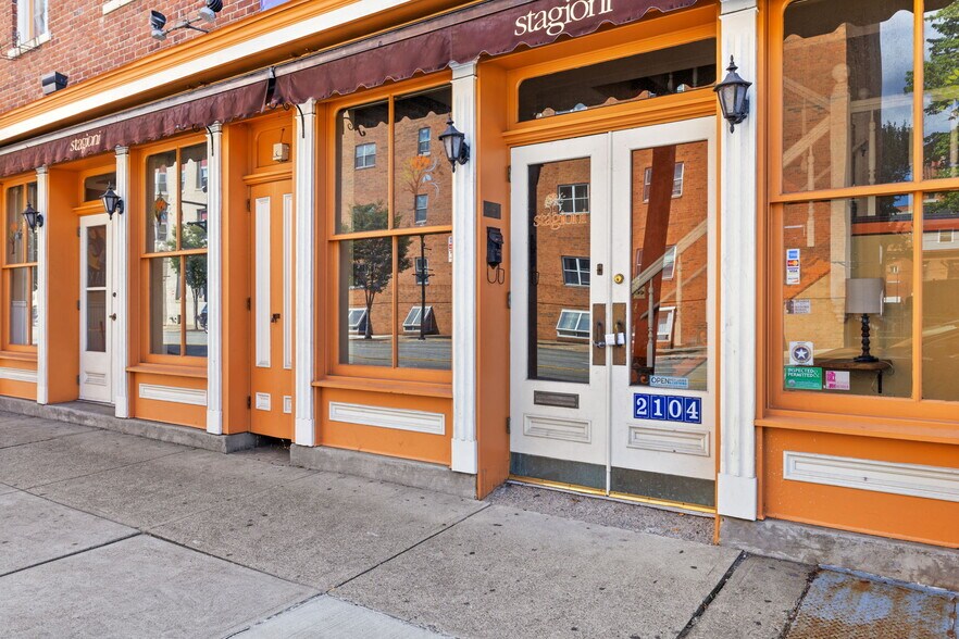 More Photos Of 2104 E Carson St, Pittsburgh Restaurant For Sale