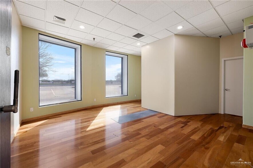 More Photos Of 451 E Alton Gloor Blvd, Brownsville Medical For Sale