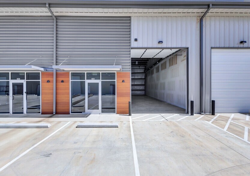 More Photos Of 312-332 Eldorado Pky, McKinney Industrial For Sale