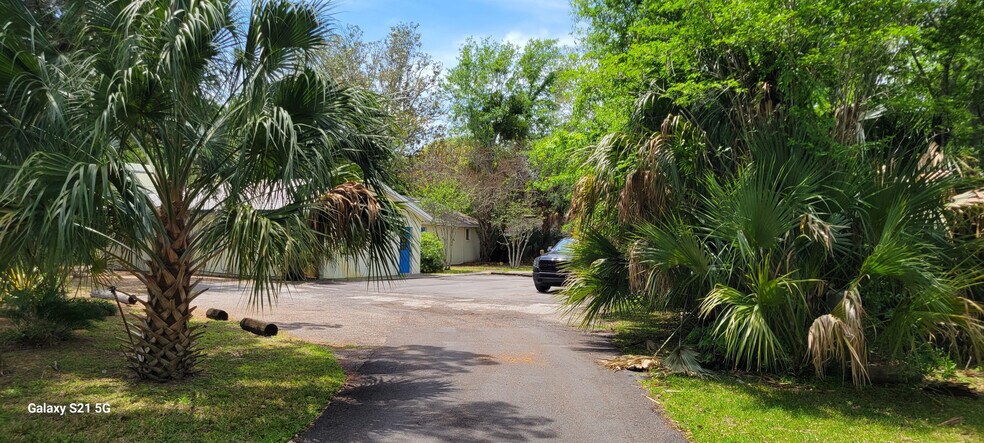 More Photos Of 280 Dirksen Dr, DeBary Office For Sale