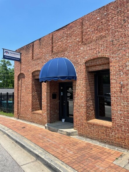 More Photos Of 38 E Main St, Hampton Office For Lease