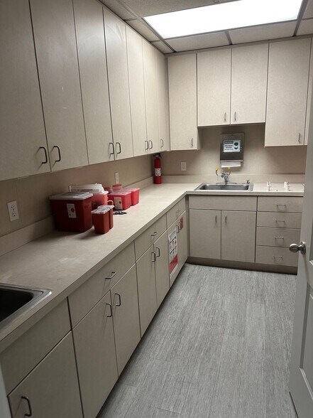 More Photos Of 1385 W State Road 434, Longwood Medical For Lease