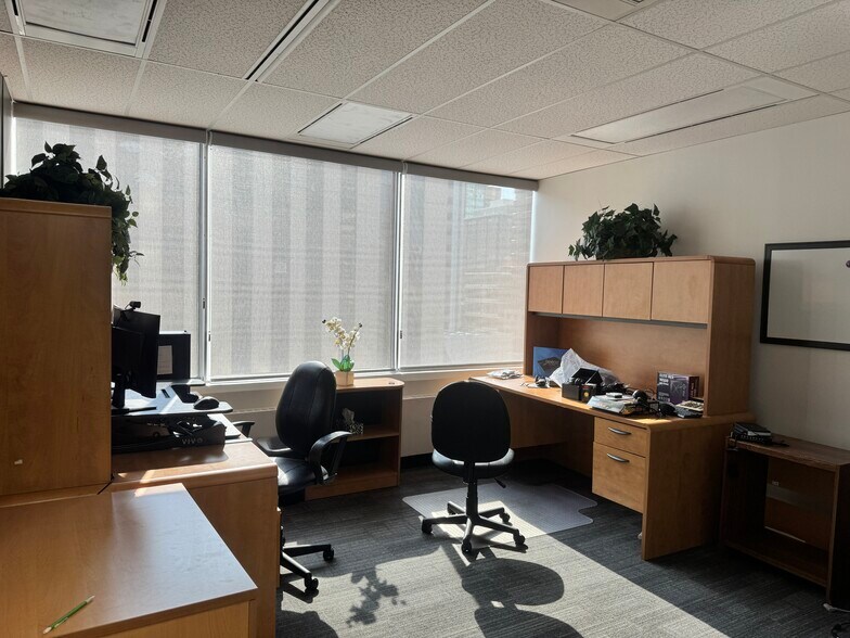 More Photos Of 900 6th Ave SW, Calgary Office Residential For Sale