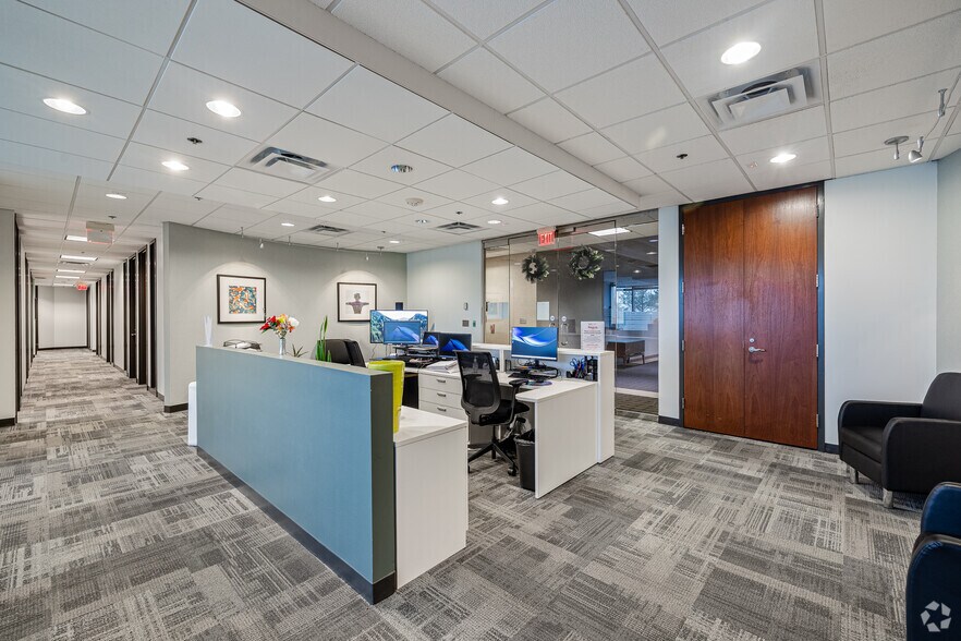 More Photos Of 6802 Paragon Pl, Richmond Coworking Space