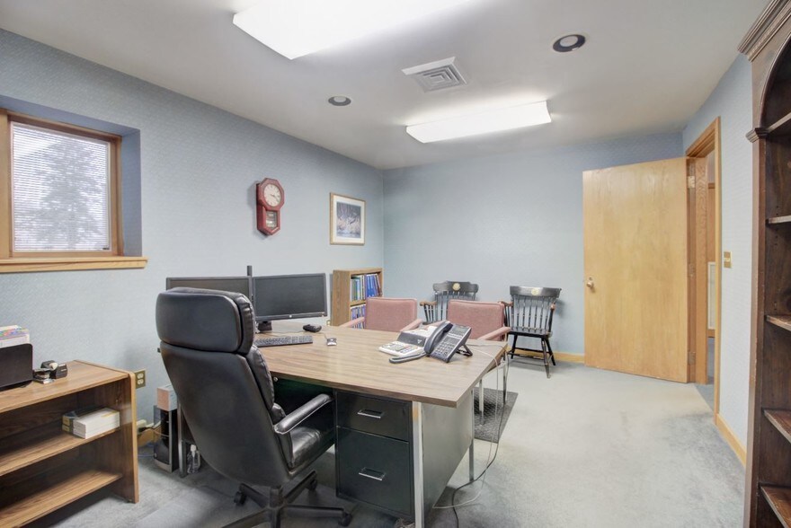 More Photos Of 33 Electric Ave, Fitchburg Medical For Lease