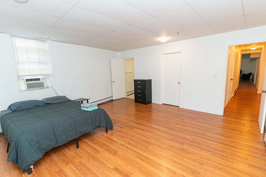 More Photos Of 1166-1168 E Jersey St, Elizabeth Storefront Retail Residential For Sale