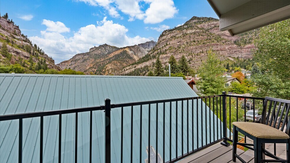 More Photos Of 118 6TH Ave, Ouray Hotel For Sale