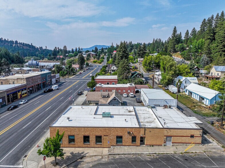 More Photos Of 424 S Main St, Troy Bank For Sale