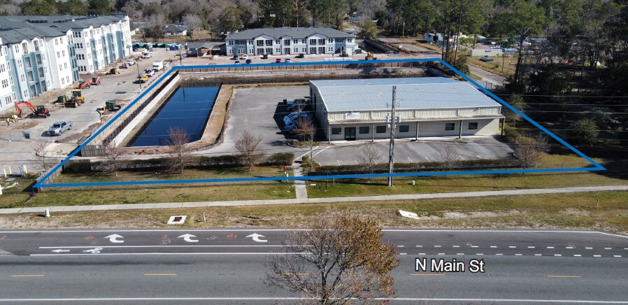 Primary Photo Of 14353 N Main St, Jacksonville Warehouse For Sale