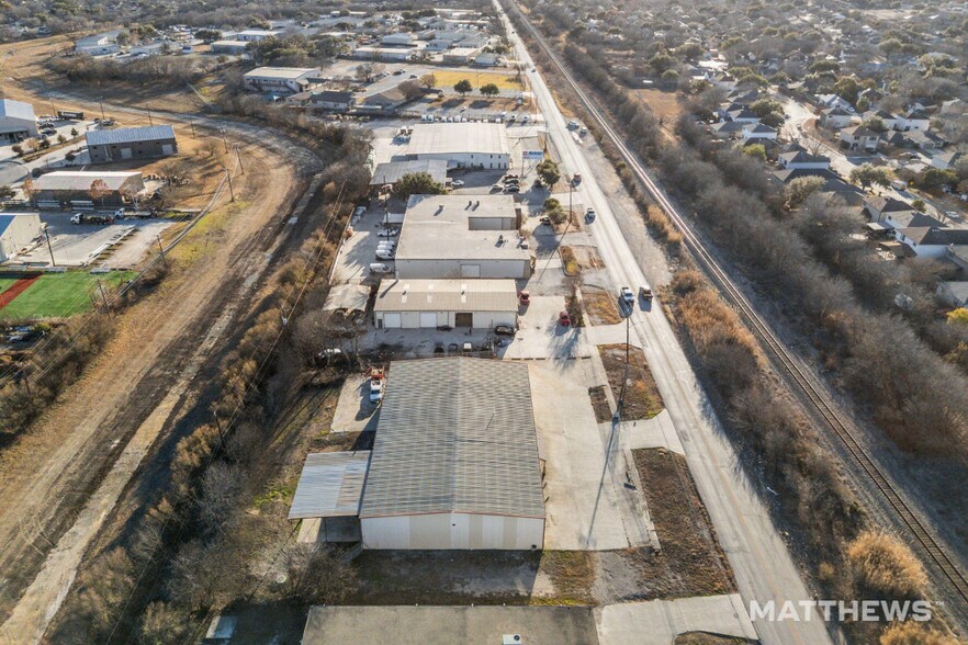 More Photos Of 13802 Lookout Rd, San Antonio Light Manufacturing For Lease