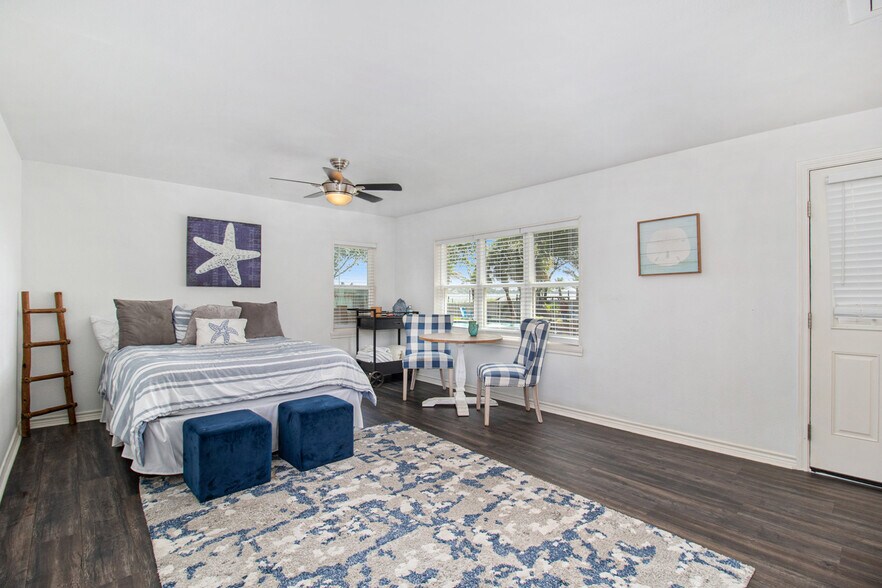 More Photos Of 3821 Nasa Pky, El Lago Lodge Meeting Hall For Sale