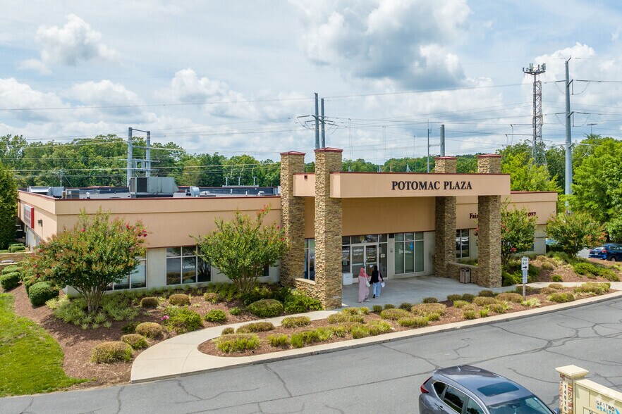 Primary Photo Of 14010 Smoketown Rd, Woodbridge Office For Sale