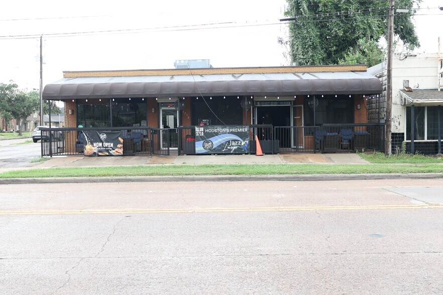 More Photos Of 3710 Emancipation Ave, Houston Restaurant For Sale