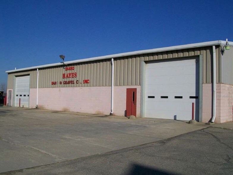 More Photos Of 45390 Grand River Ave, Novi Warehouse For Lease