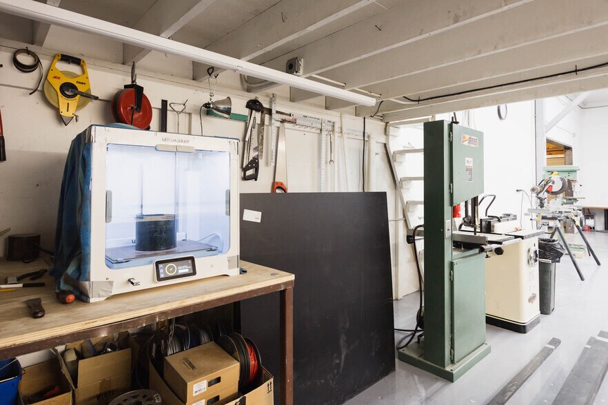 More Photos Of 2002 Fruitvale Blvd, Yakima Warehouse For Sale