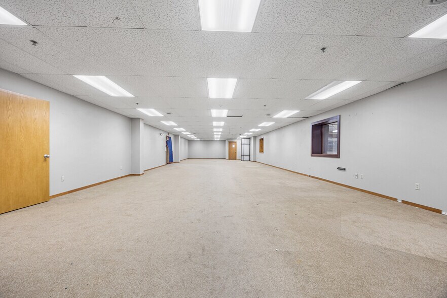 More Photos Of 3931 37th Ave SW, Fargo Manufacturing For Sale