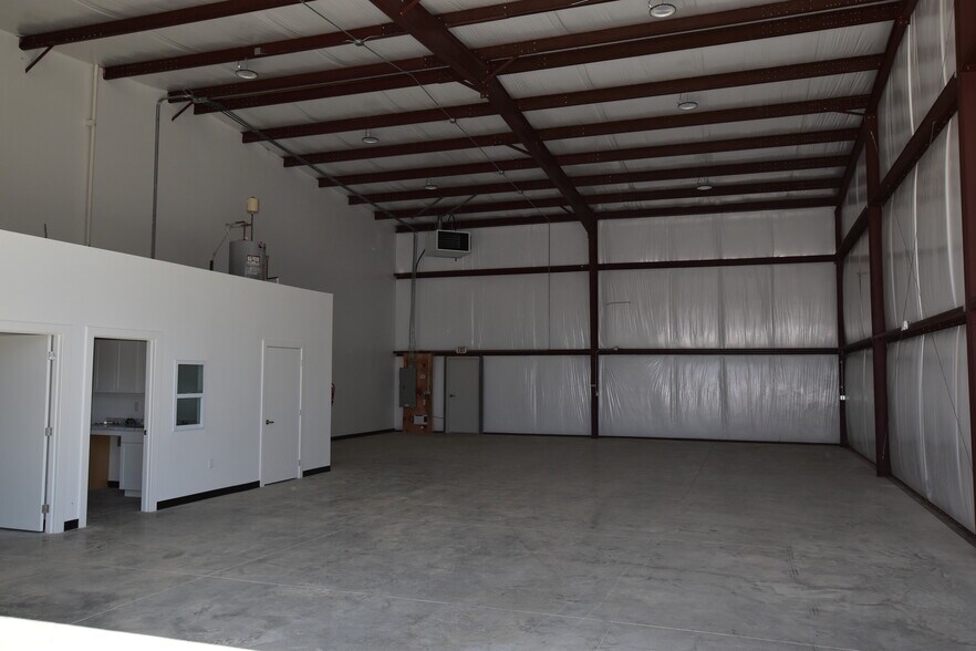 More Photos Of 1409 E 51st St, Chattanooga Warehouse For Lease