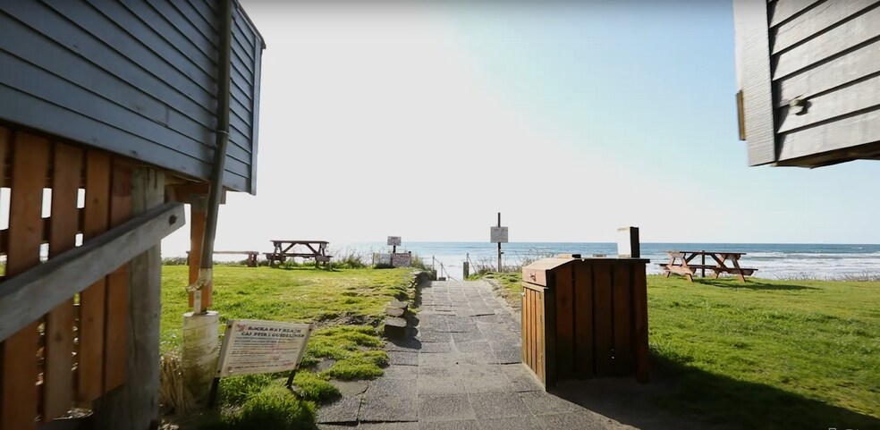 More Photos Of 101 NW 11th Ave, Rockaway Beach Hotel For Sale