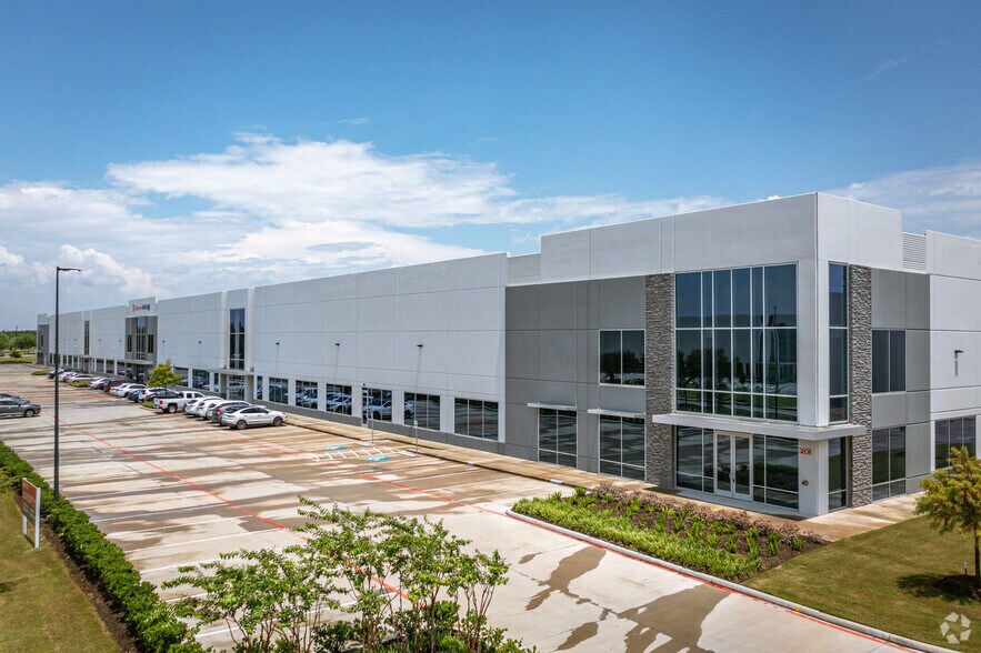 56155890 W Fuqua St, Houston, TX 77085 For Lease